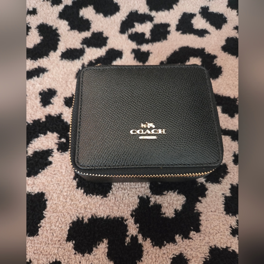 NWT Coach Crossgrain Leather Zip Up Travel Jewelry Case